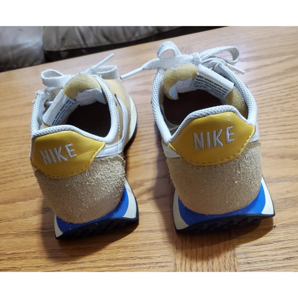 Nike Waffle Debut SE Women’s Sneakers – Size 9.5 – Tan/White/Yellow - Picture 3 of 9
